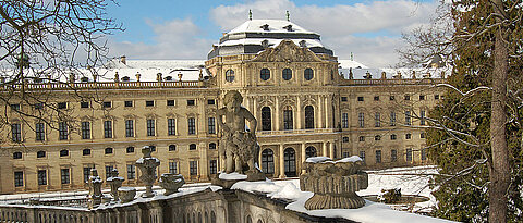 Residenz und Hofgarten im Winter