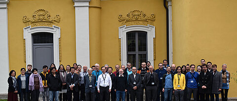 Gruppenfoto der Teilnehmenden des Chemnitz Symposiums on Inverse Problems  (CSIP 2023) in Würzburg vom 8.-10.11.2023