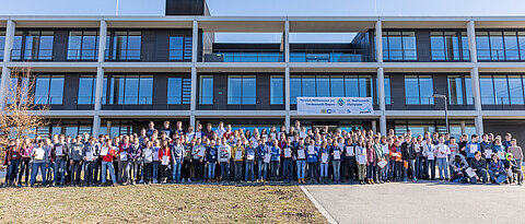 Group picture with 191 students in front of the Z6
